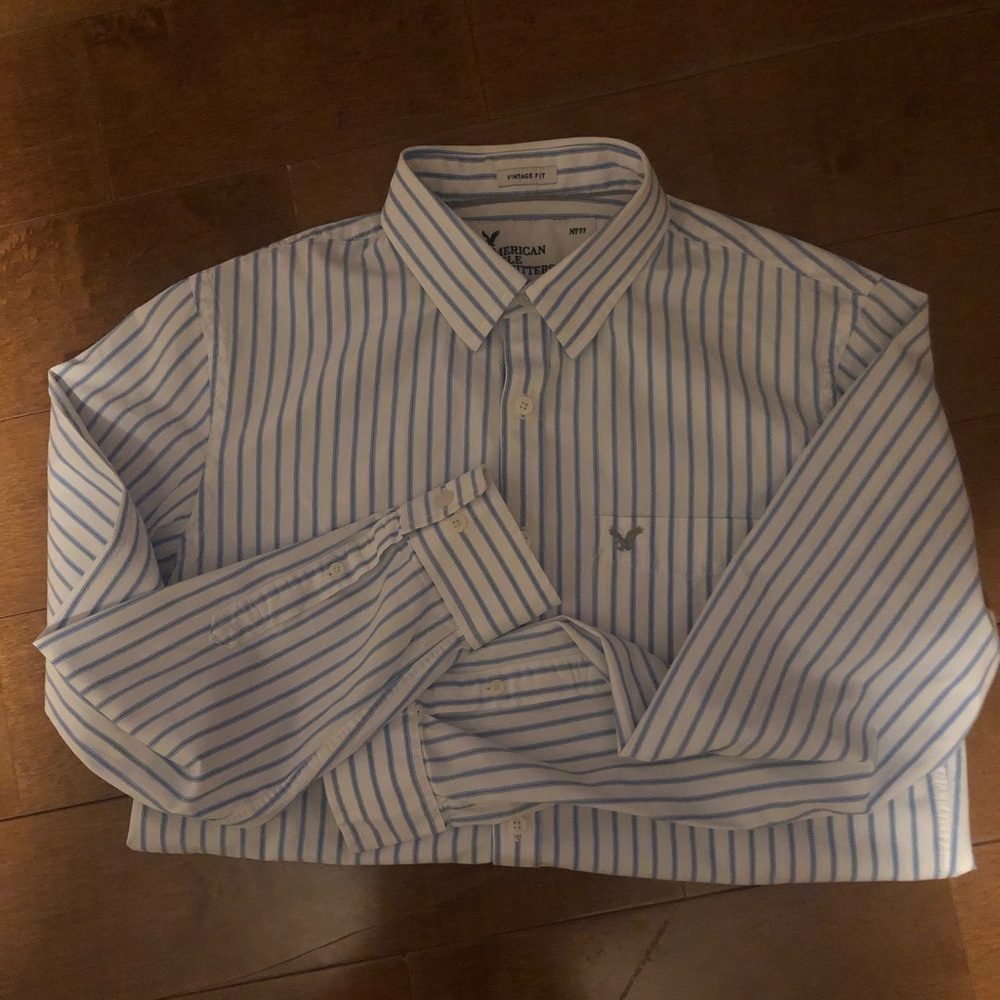 Men’s American Eagle Shirt - Picture 4 of 5